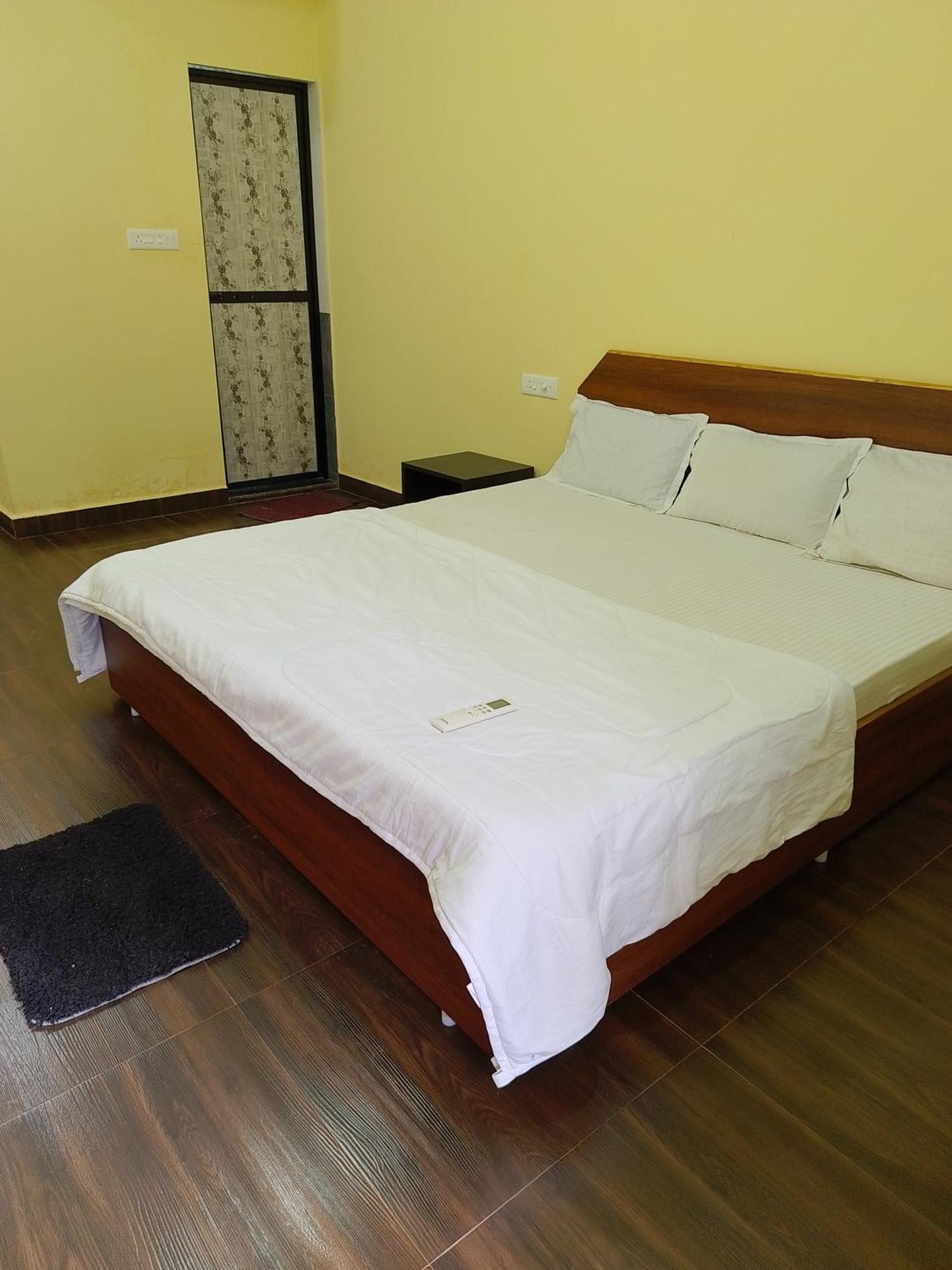 One Love Guest House Morjim Exteriör bild