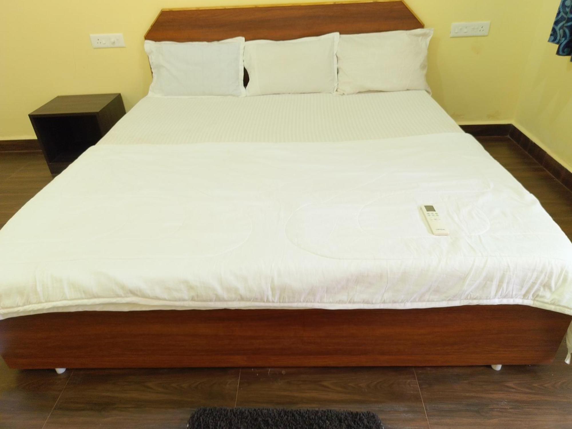 One Love Guest House Morjim Exteriör bild