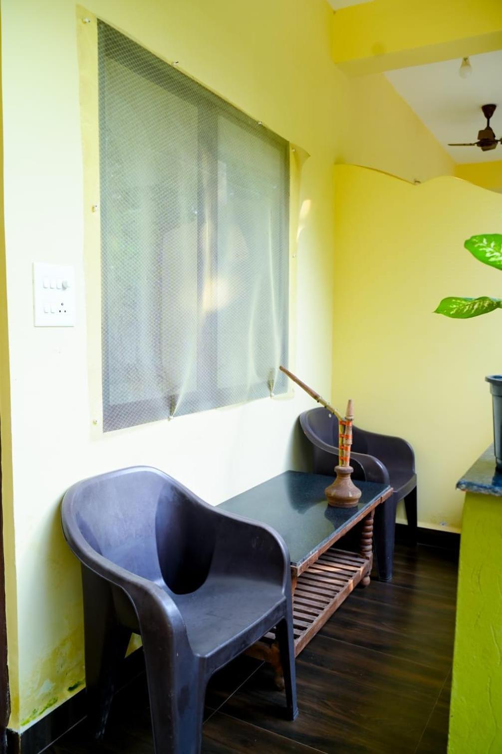One Love Guest House Morjim Exteriör bild