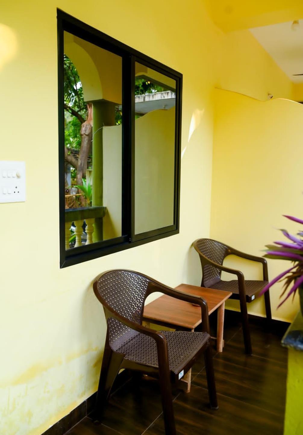 One Love Guest House Morjim Exteriör bild